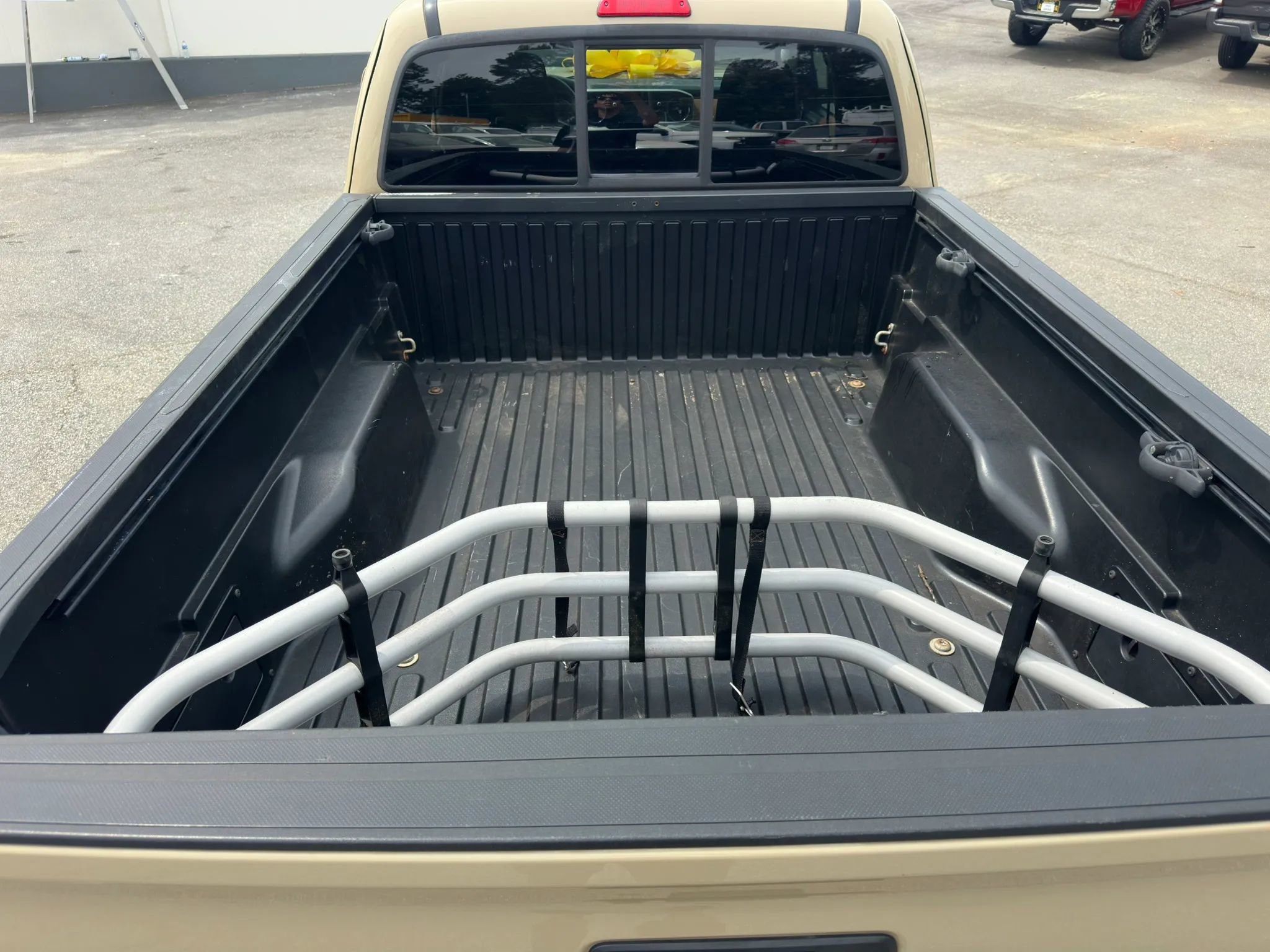 Used 2016 Toyota Tacoma SR5 w/ Exterior Package AWD/4WD image 16