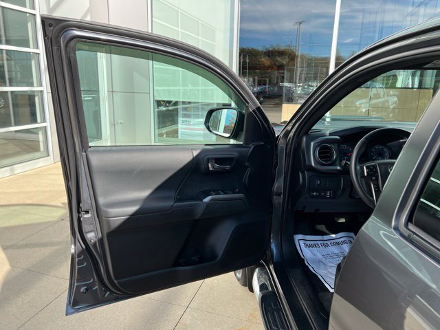 Used 2023 Toyota Tacoma TRD Sport w/ Technology Package AWD/4WD image 27