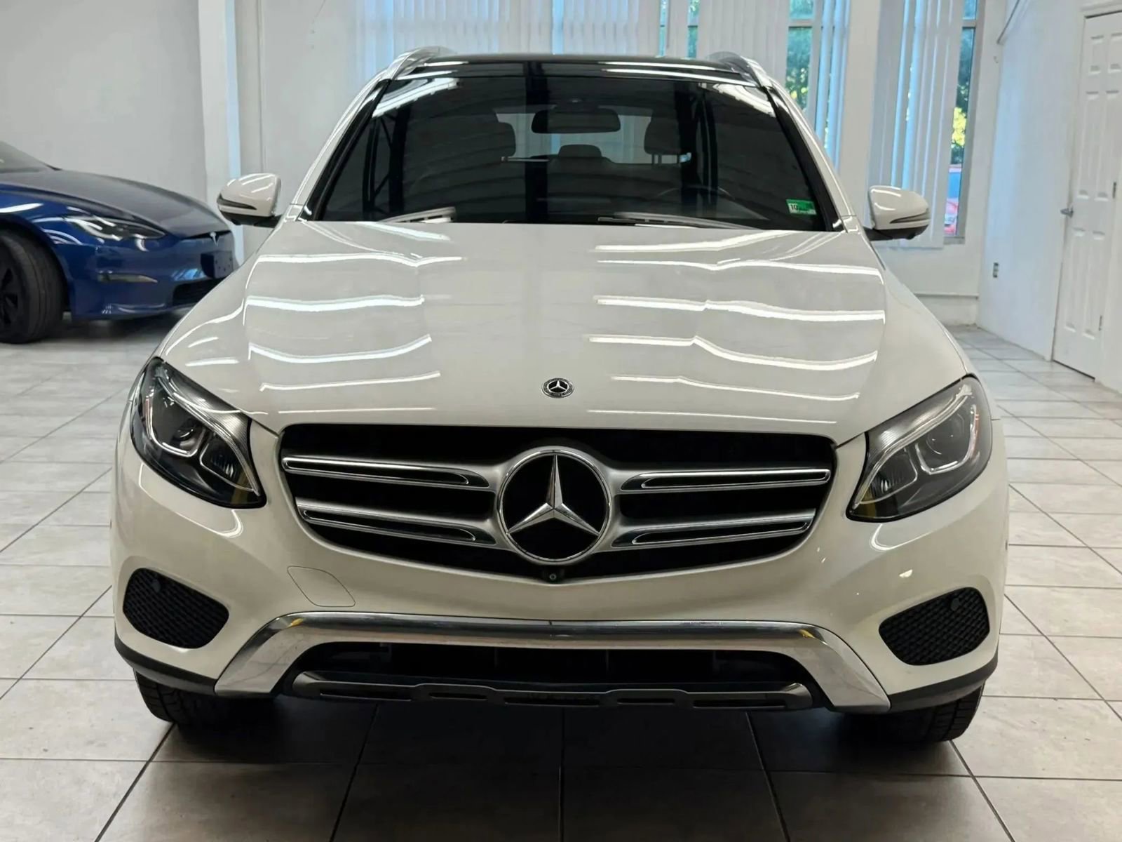 Used 2018 Mercedes-Benz GLC 300 w/ Premium Package image 2