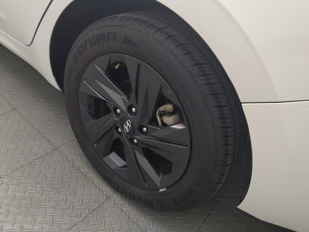 Used 2022 Hyundai Elantra SEL FWD image 31