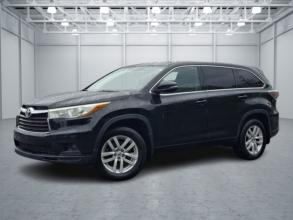 Used 2015 Toyota Highlander LE AWD/4WD image 1