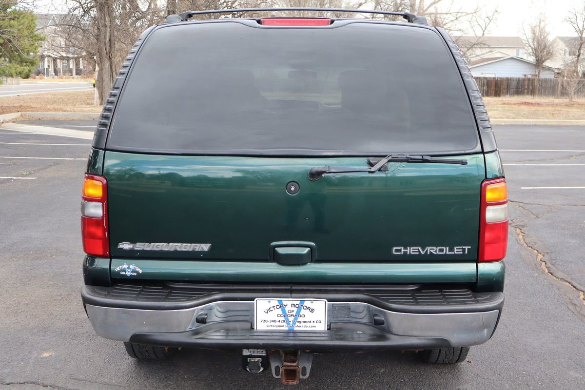 Used 2002 Chevrolet Suburban 2500 LT image 6
