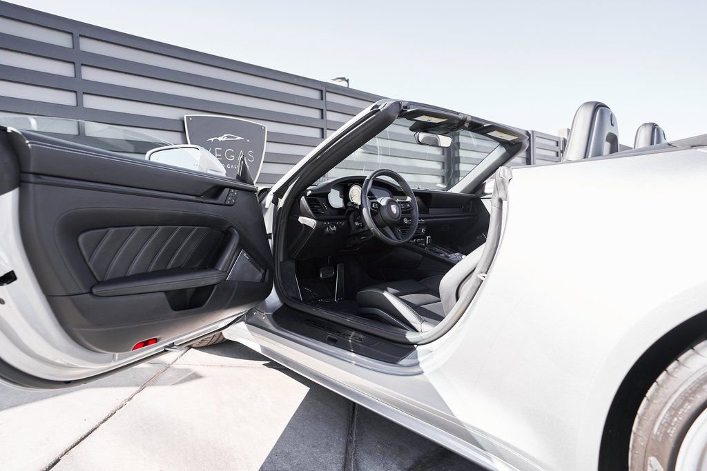 Used 2024 Porsche 911 Carrera GTS w/ Premium Package image 24