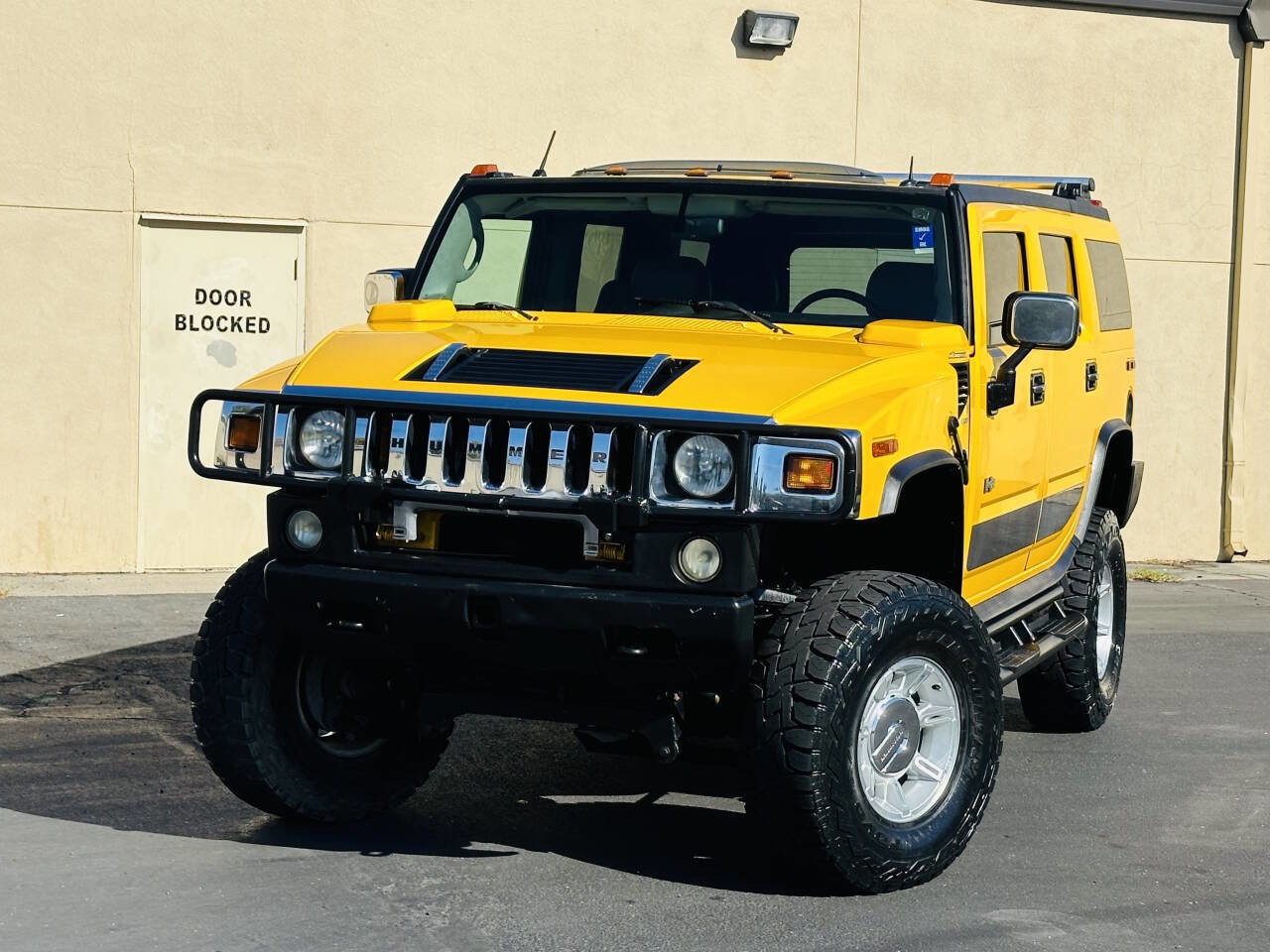 Used 2003 HUMMER H2 w/ Preferred Equipment Group image 3