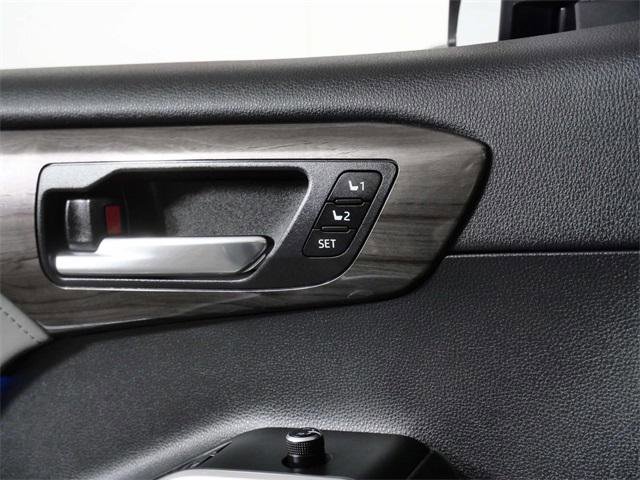 Used 2020 Toyota Highlander Limited Platinum image 27