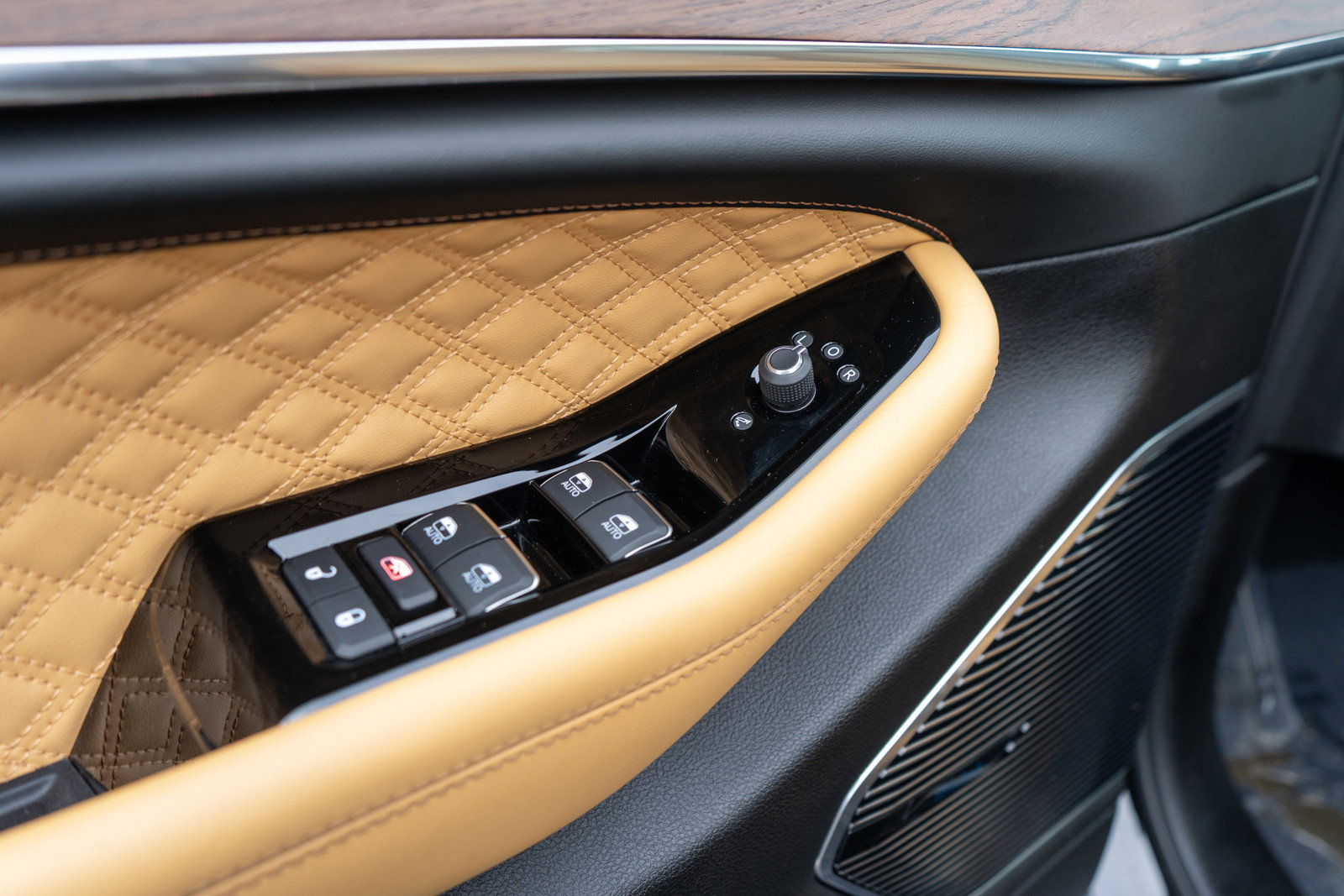 Used 2024 Jeep Grand Cherokee Summit w/ Adv Protech Group IV image 16