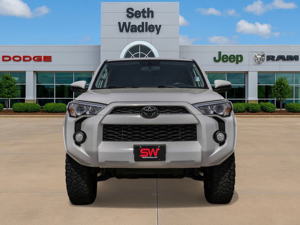 Used 2018 Toyota 4Runner SR5 image 2