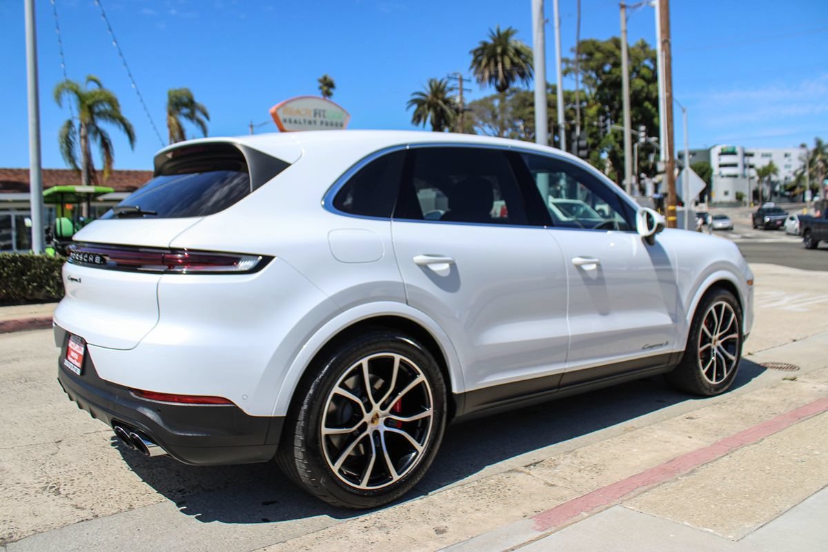 Used 2024 Porsche Cayenne S AWD/4WD image 6