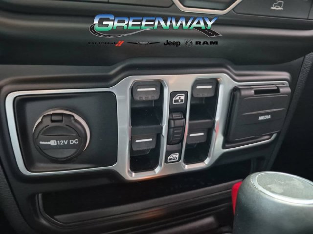 Used 2022 Jeep Wrangler Unlimited Sahara AWD/4WD image 21