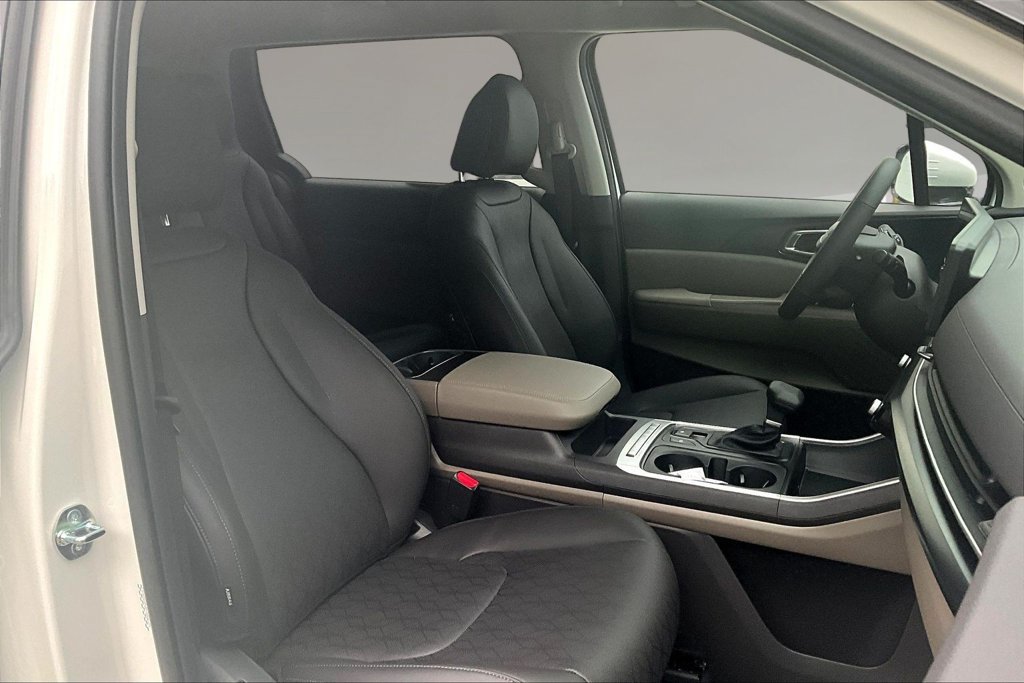 New 2027 Kia Carnival FWD image 11