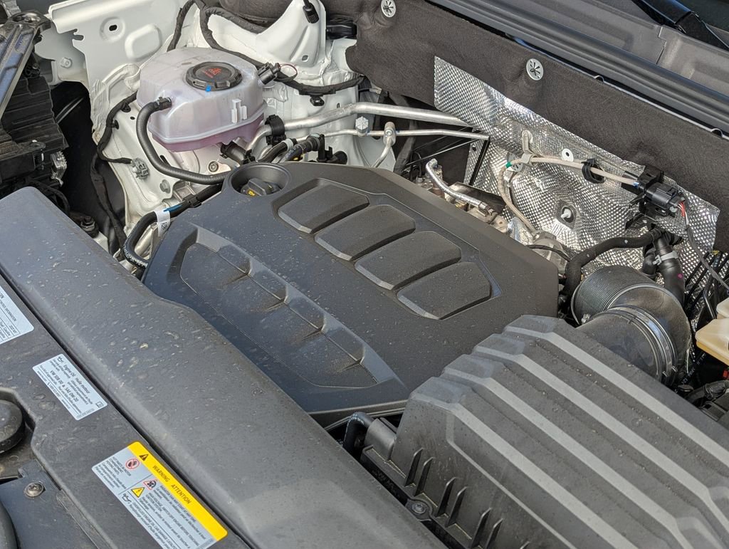 Used 2025 Volkswagen Atlas SEL AWD/4WD image 41