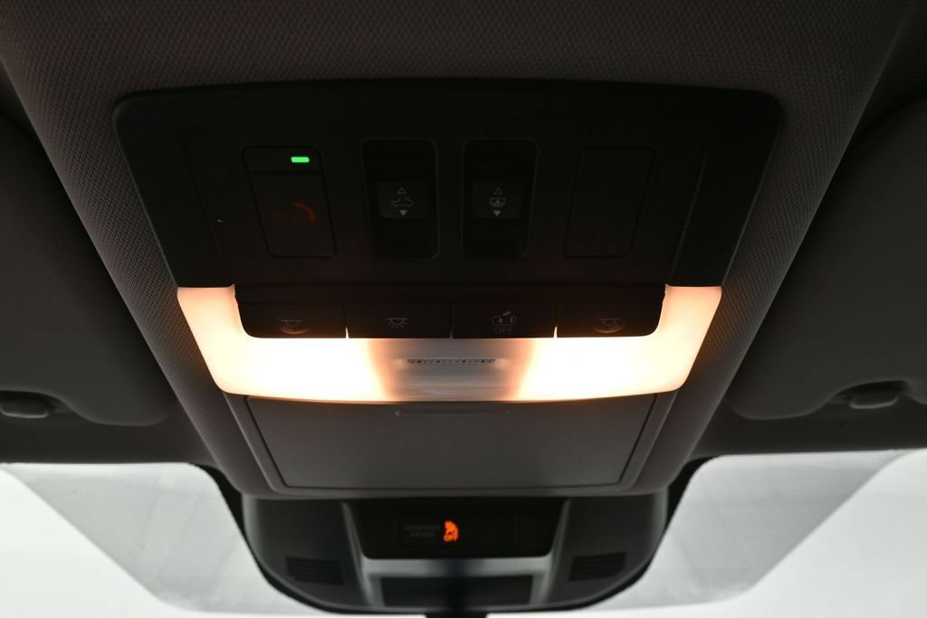Used 2023 Nissan Rogue SV w/ SV Premium B Package FWD image 16
