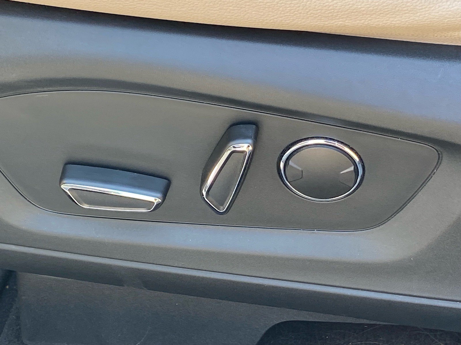 Certified 2020 Ford Explorer Limited RWD image 14