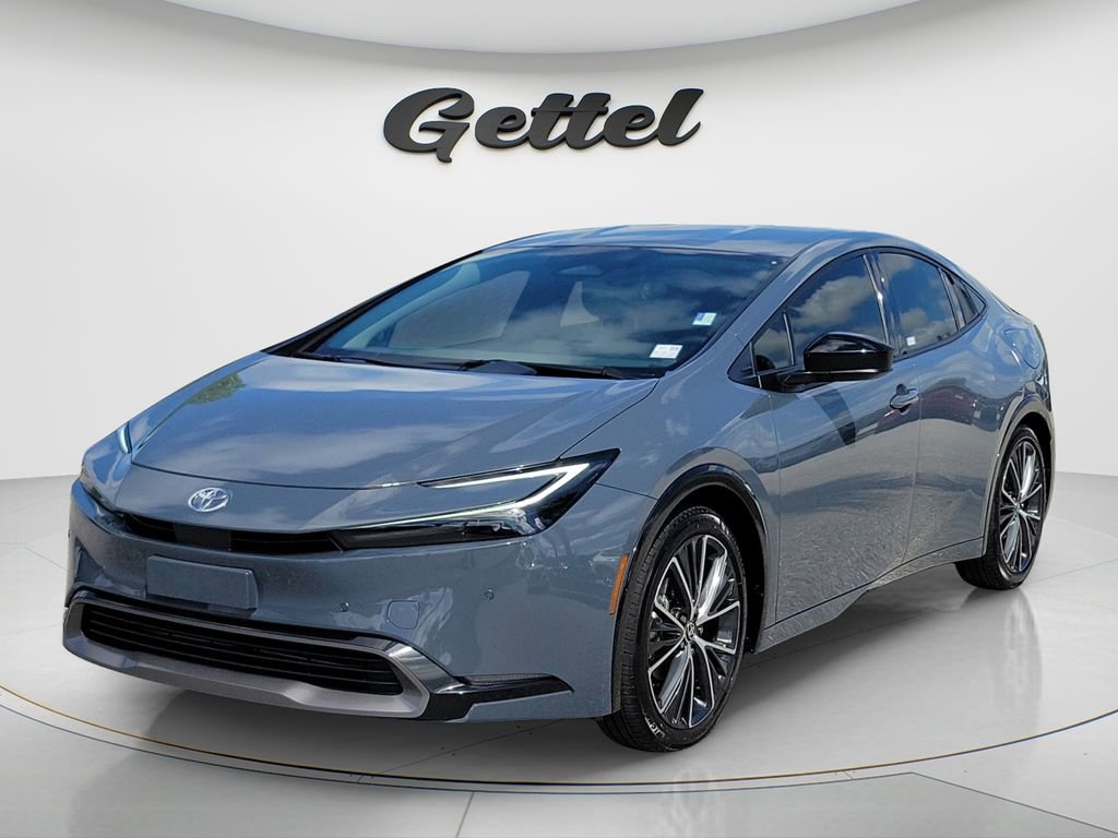 Used 2026 Toyota Prius XLE image 1