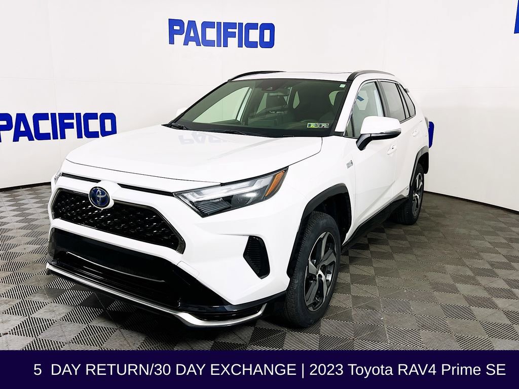 Used 2023 Toyota RAV4 SE w/ Weather & Moonroof Package image 4