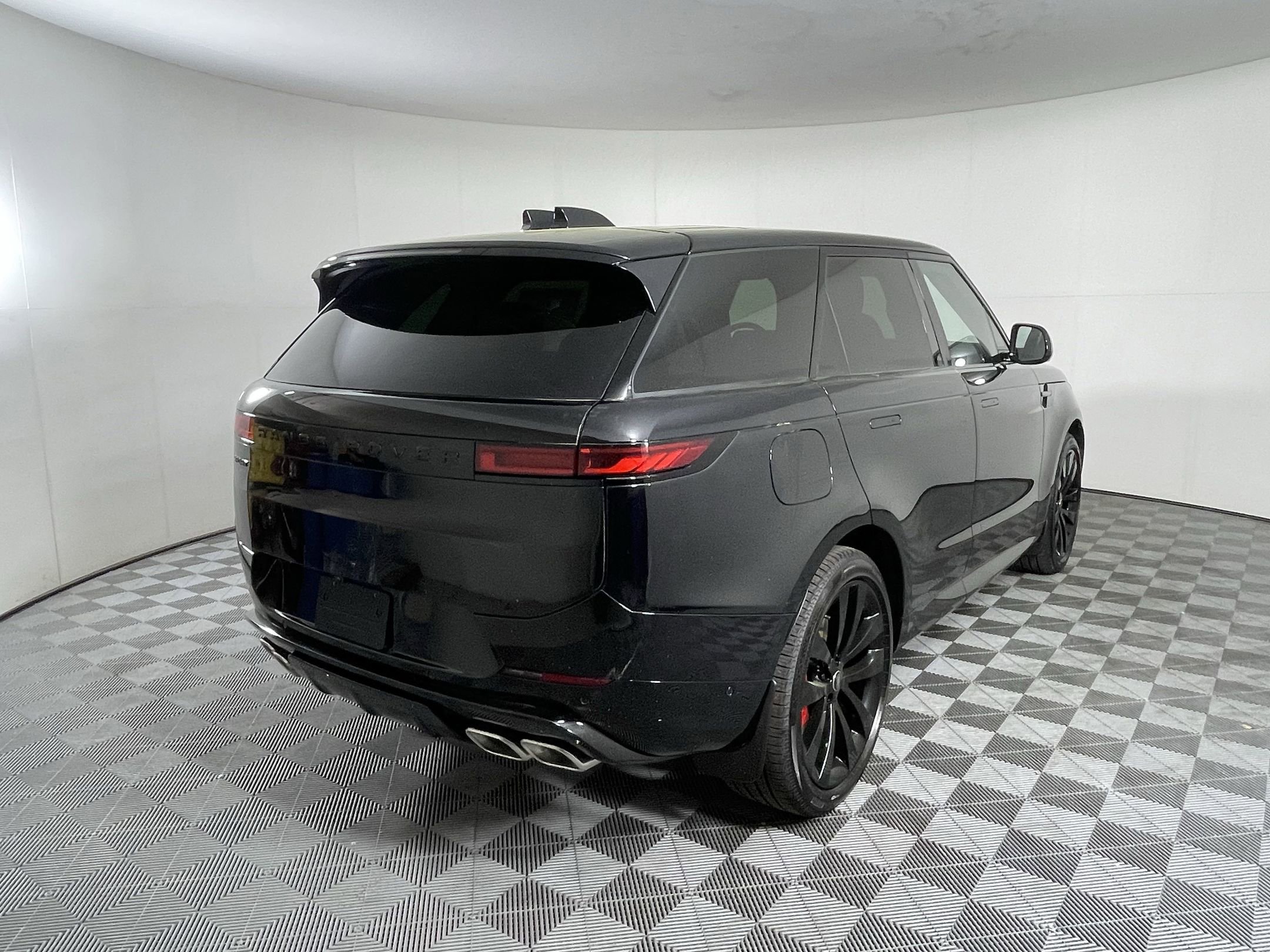 New 2025 Land Rover Range Rover Sport Dynamic SE image 8