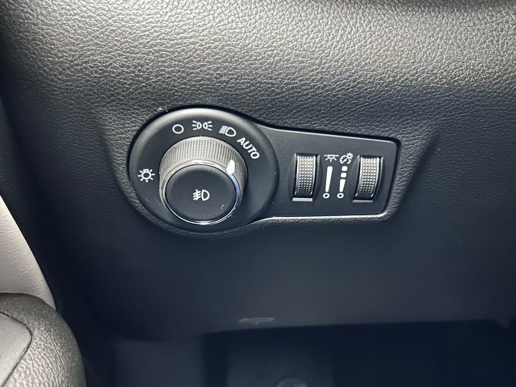 New 2026 Jeep Compass Limited image 19