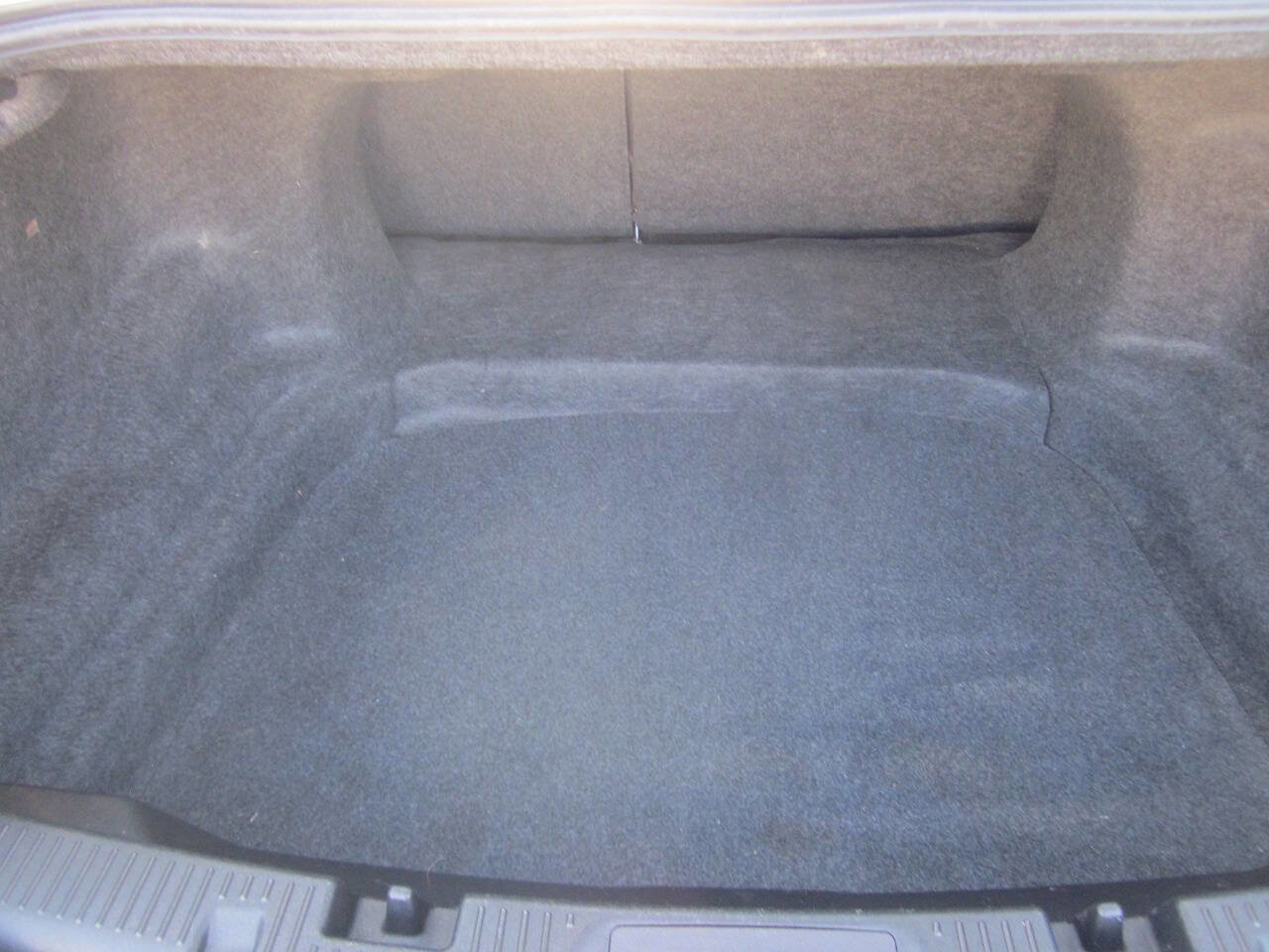 Used 2013 Ford Taurus Limited FWD image 13