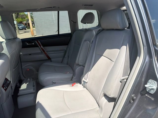Used 2012 Toyota Highlander Limited w/ Tow Pkg AWD/4WD image 14