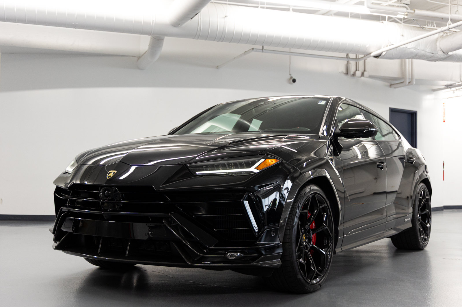 Used 2024 Lamborghini Urus Performante AWD/4WD image 4