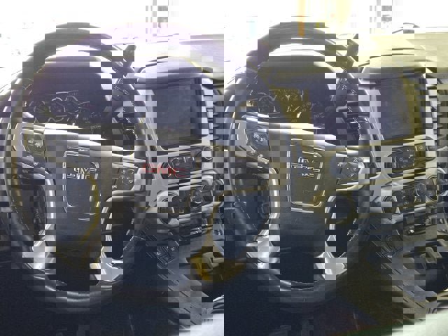 Used 2015 GMC Yukon XL SLT w/ Open Road Package image 18