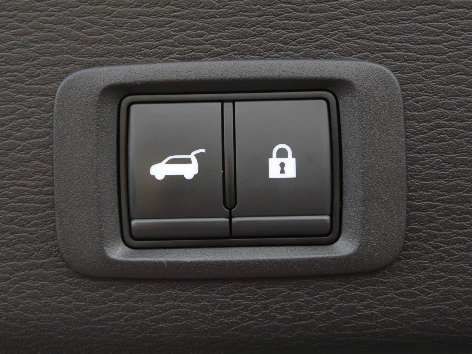 Used 2023 Mitsubishi Outlander SEL AWD/4WD image 9