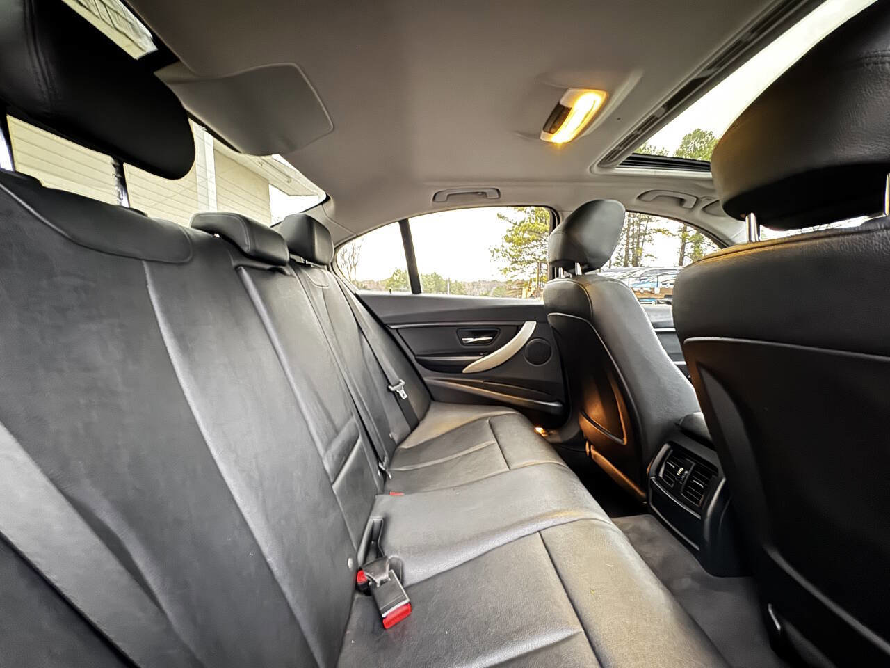 Used 2014 BMW 320i xDrive 320i xDrive AWD 4dr Sedan image 15