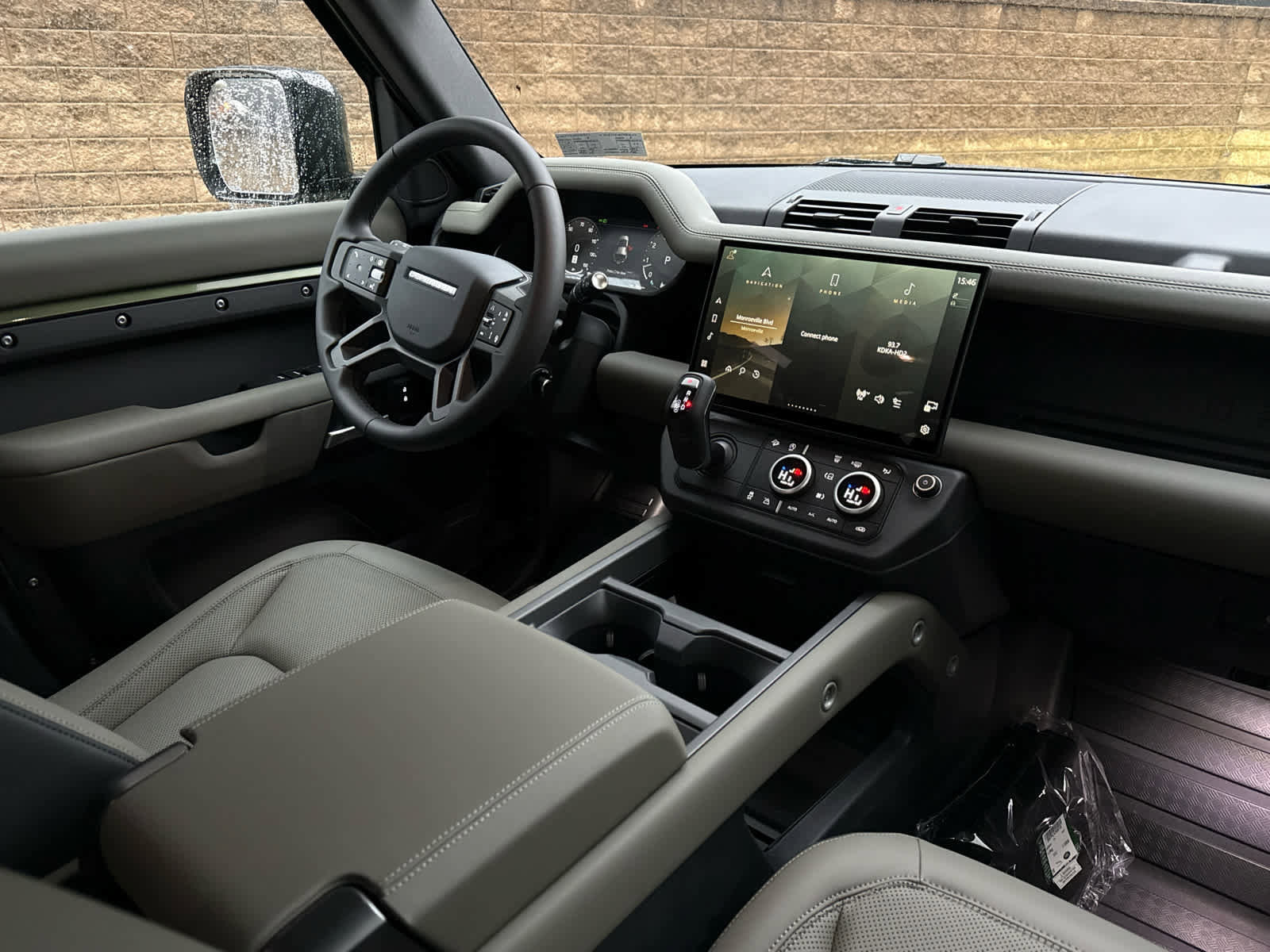 Used 2026 Land Rover Defender 110 S image 12