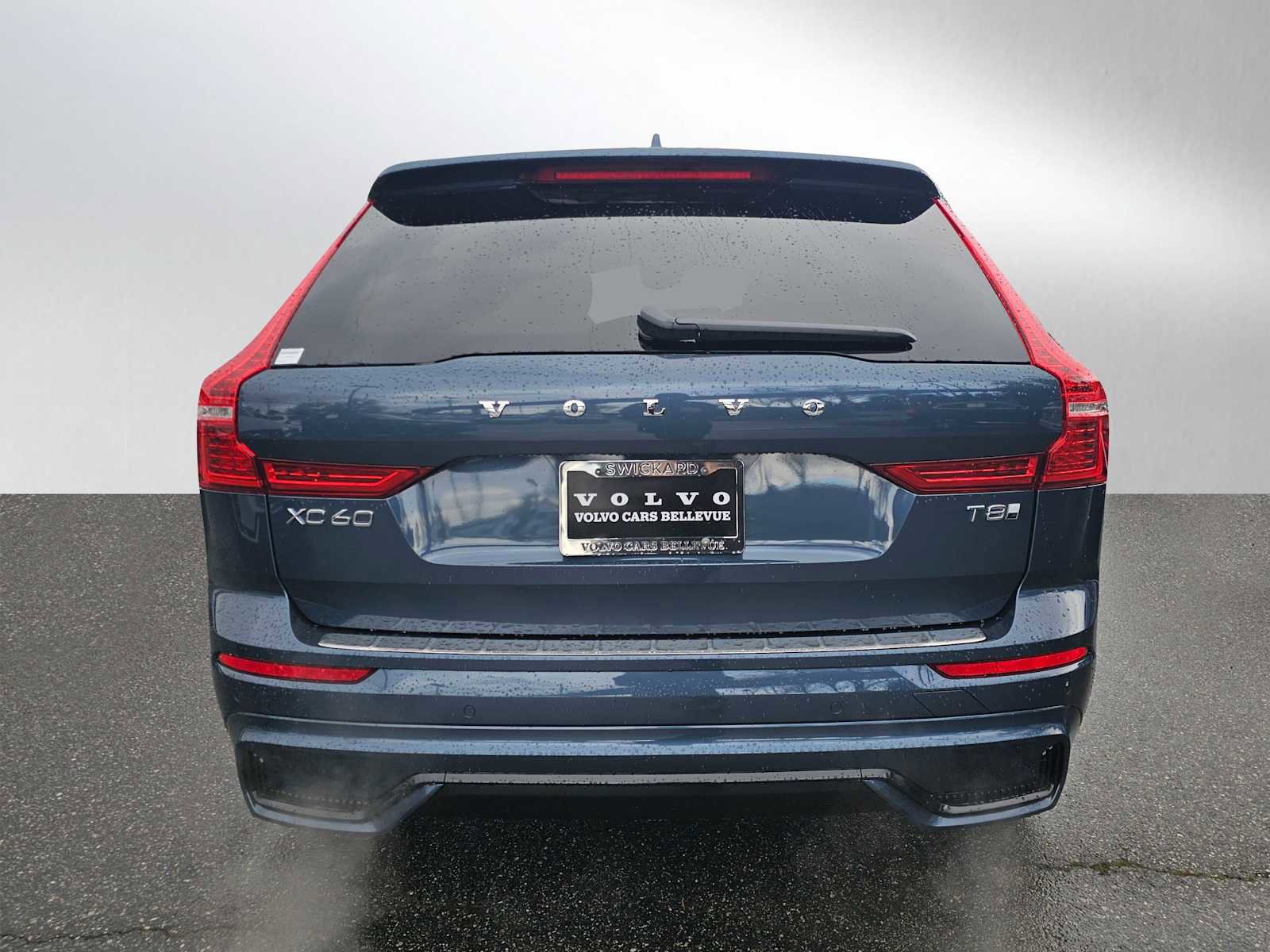 Certified 2025 Volvo XC60 T8 Ultra w/ Protection Package Premier image 4