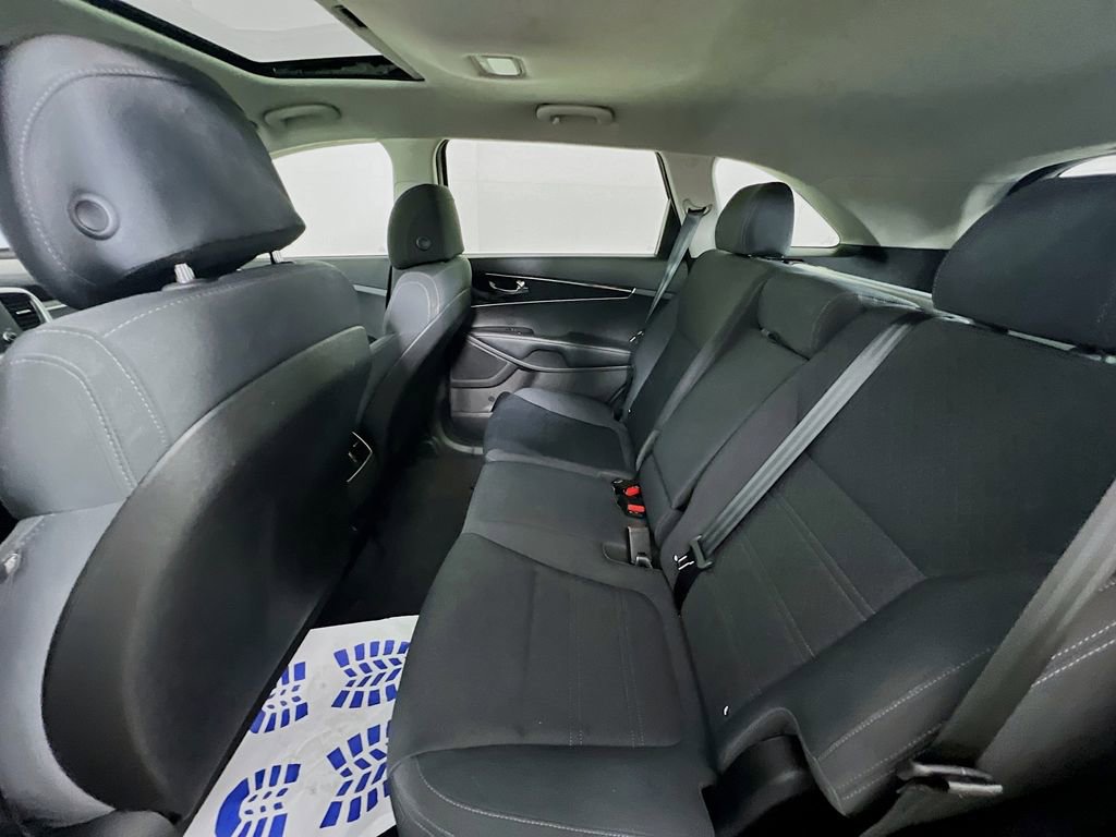 Used 2017 Kia Sorento L image 20