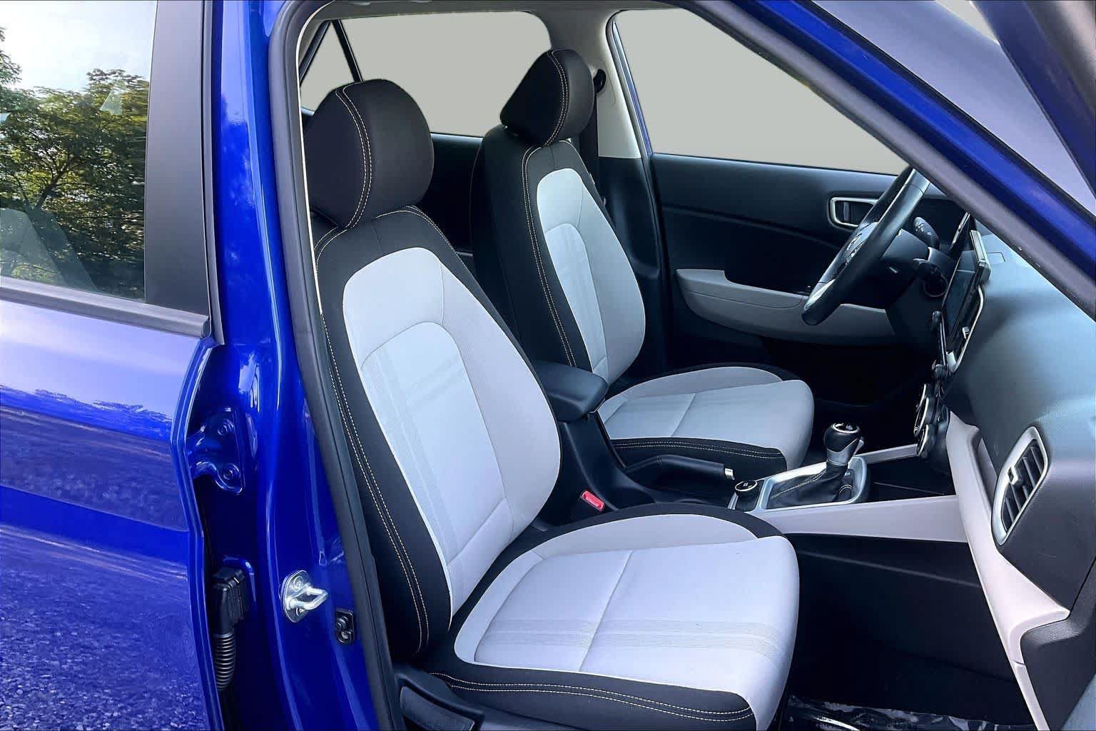 Used 2024 Hyundai Venue SEL FWD image 9