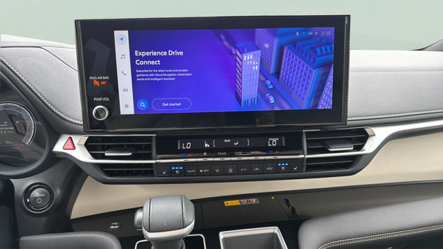 Used 2025 Toyota Sienna Platinum AWD/4WD image 11