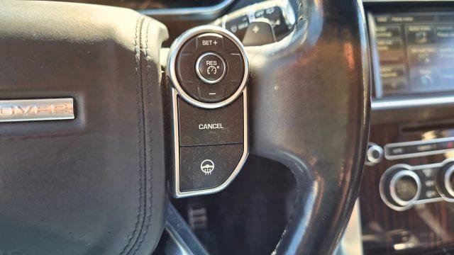 Used 2015 Land Rover Range Rover Supercharged AWD/4WD image 18