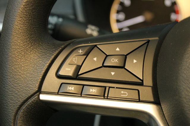 Used 2025 Nissan Altima 2.5 SV image 18