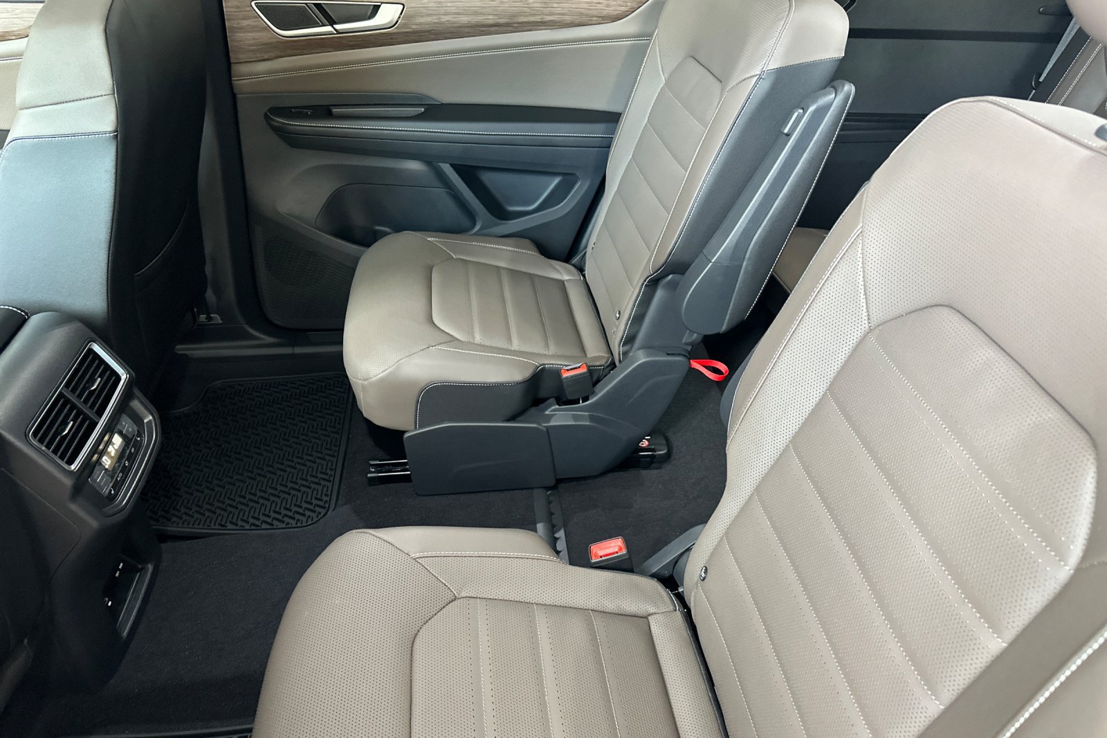 New 2026 Volkswagen Atlas SEL AWD/4WD image 10