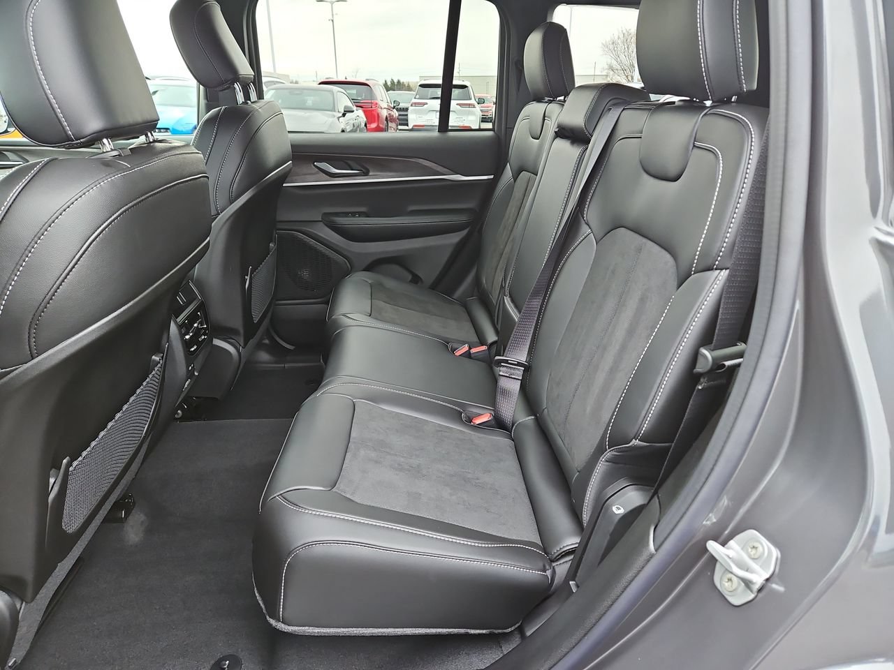 New 2026 Jeep Grand Cherokee Altitude AWD/4WD image 13