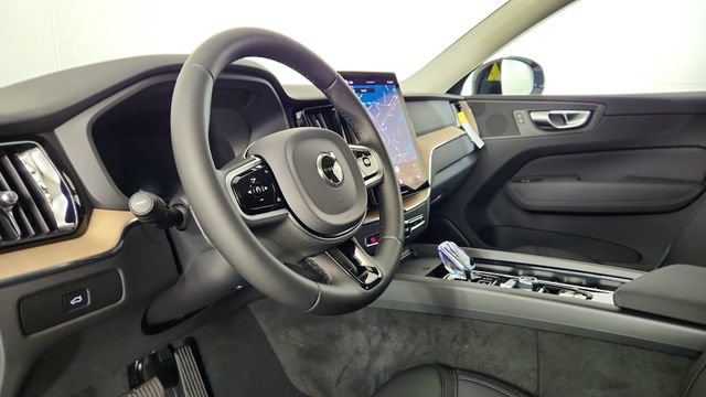 New 2026 Volvo XC60 B5 Plus w/ Climate Package PRO AWD/4WD image 12