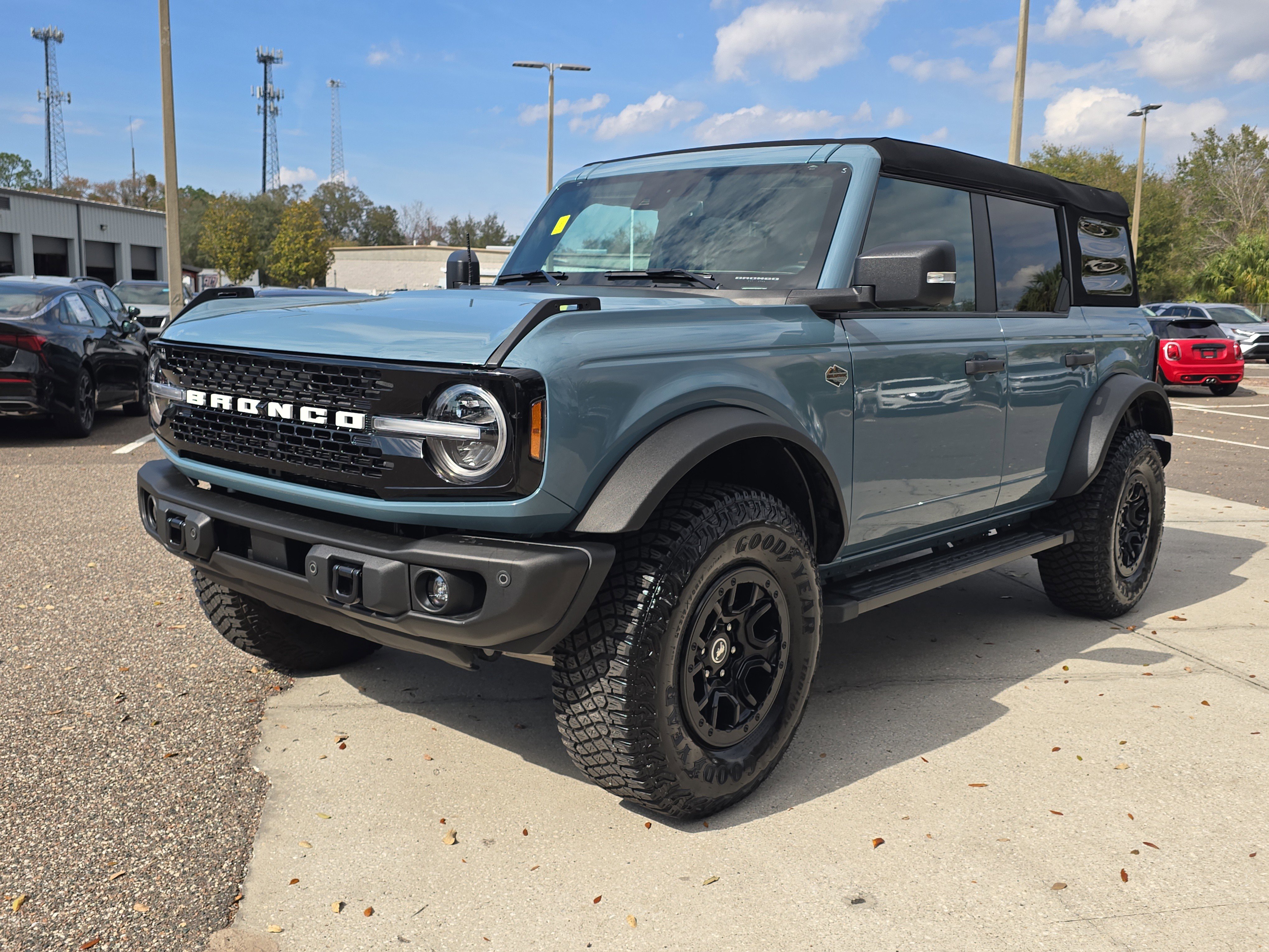 Used 2023 Ford Bronco Wildtrak image 4