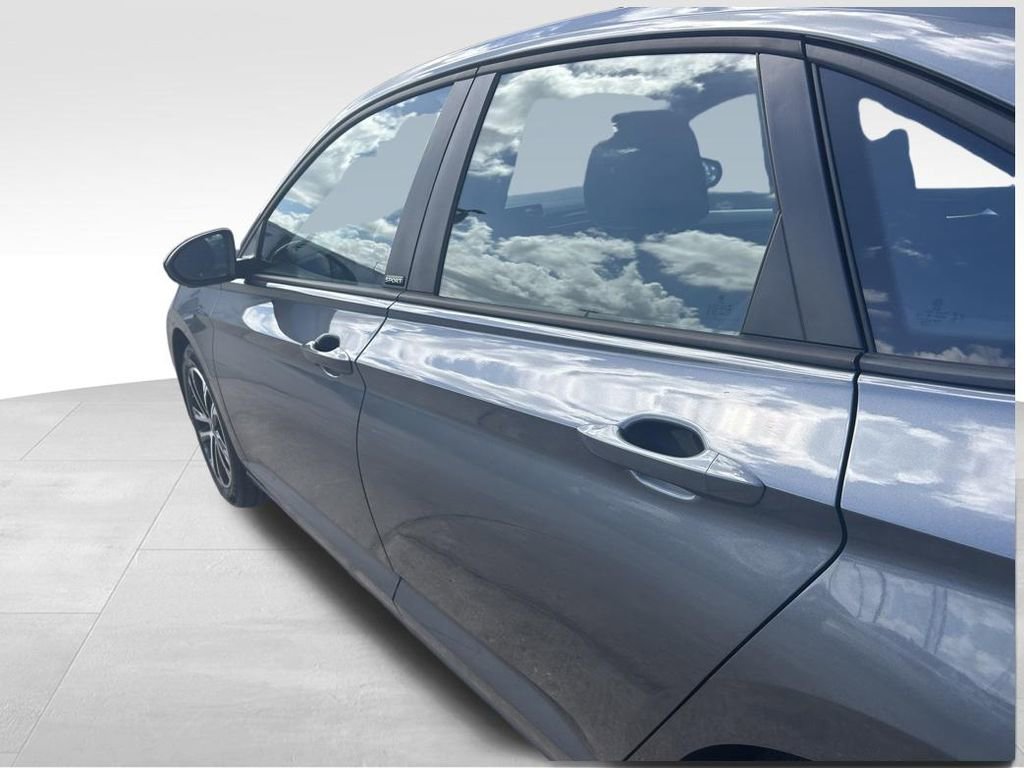 Used 2025 Volkswagen Jetta Sport image 30