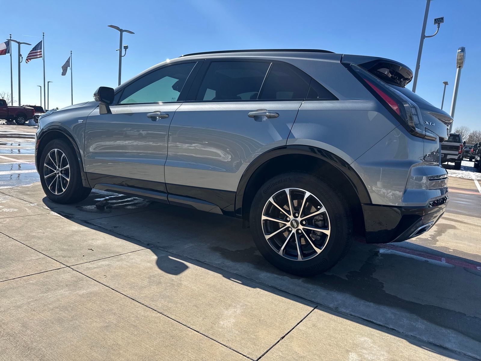 Used 2024 Cadillac XT4 Sport image 3