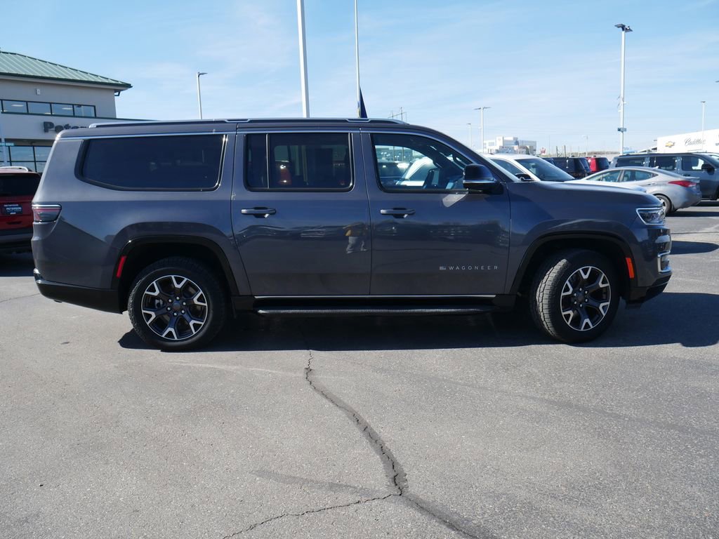 Certified 2024 Jeep Wagoneer L Series III w/ Flexible Seating Group image 25