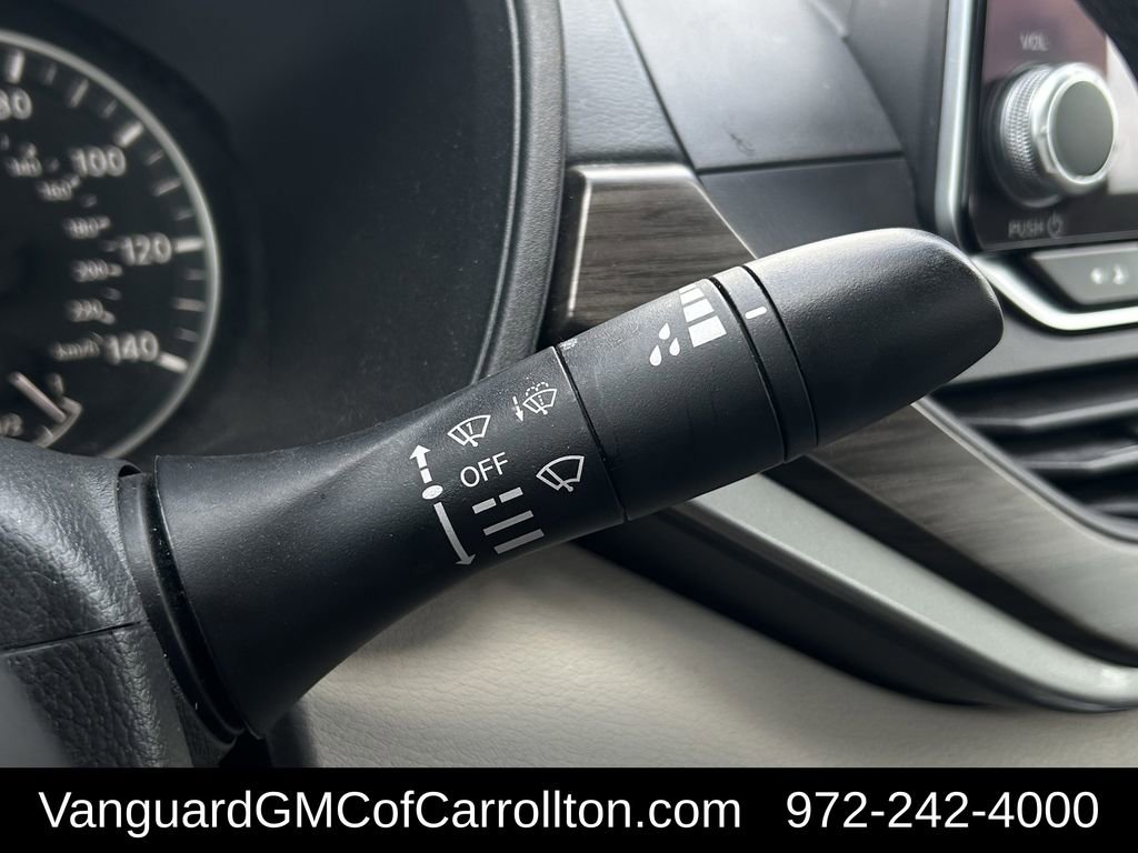 Used 2024 Nissan Altima 2.5 SV image 23