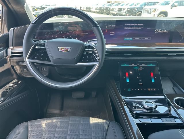 New 2026 Cadillac Escalade ESV Platinum Sport w/ LPO, ONYX Package AWD/4WD image 24