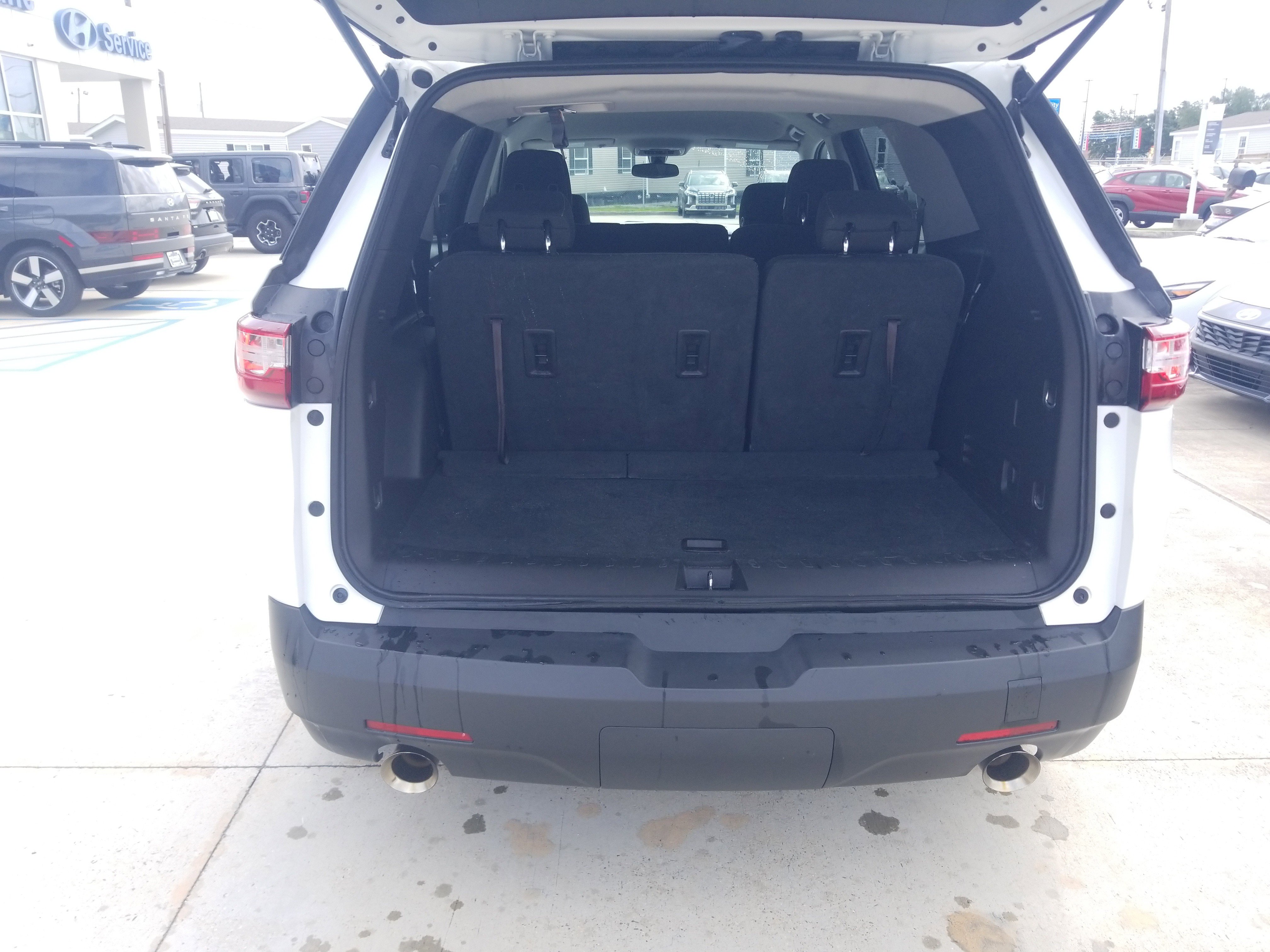 Used 2018 Chevrolet Traverse LS FWD image 13