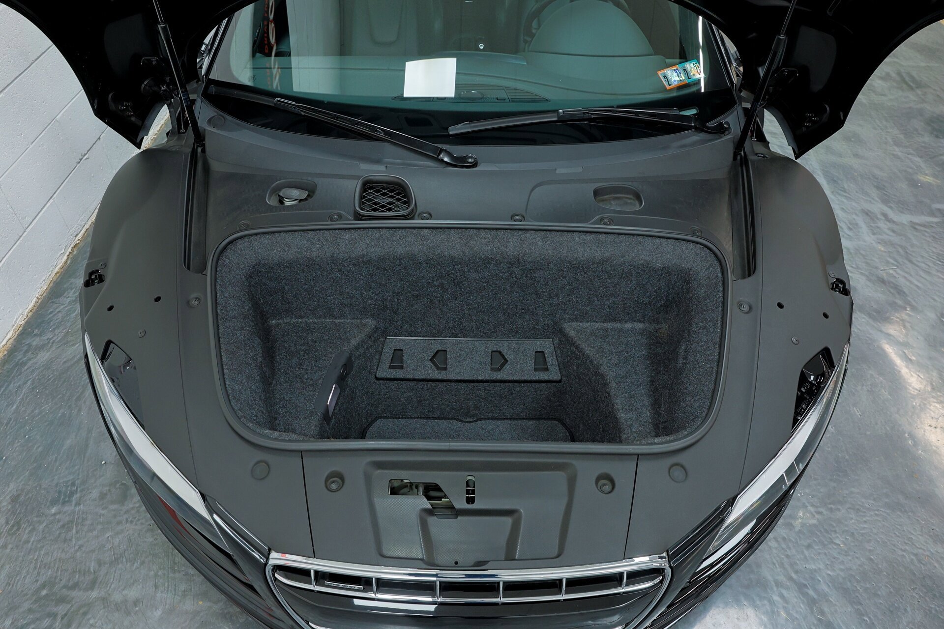 Used 2011 Audi R8 V10 image 3