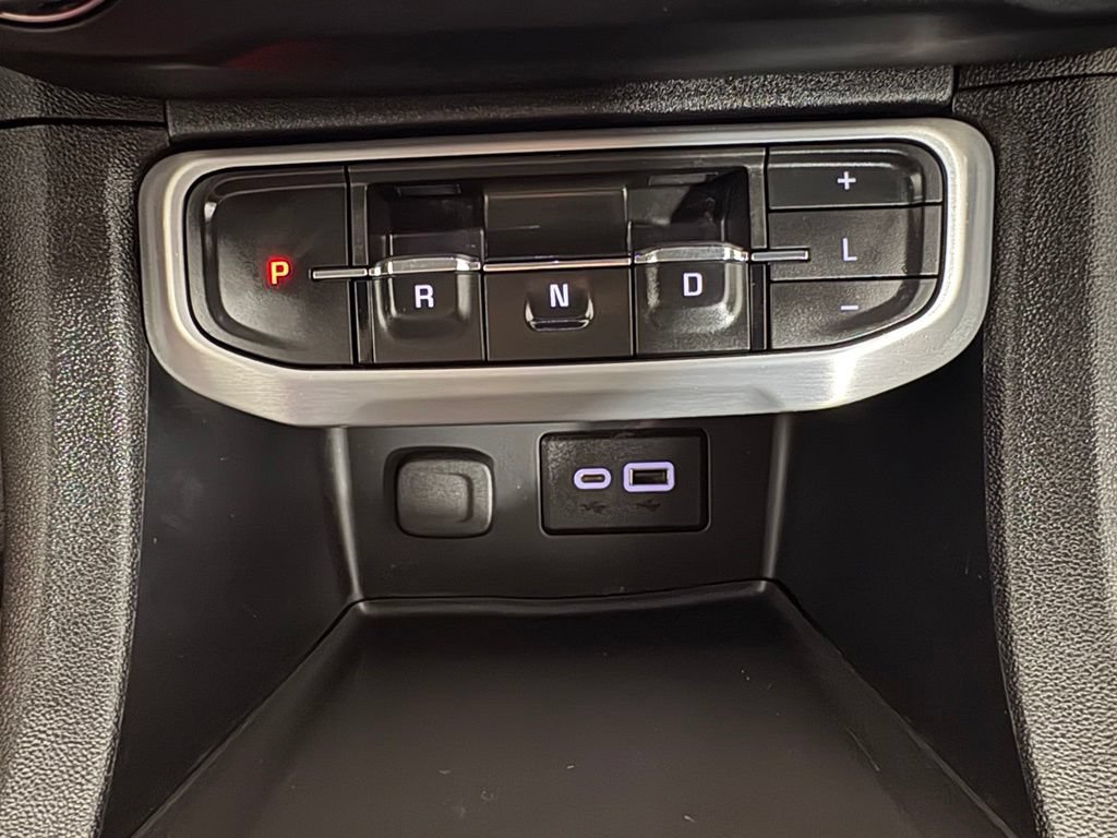 Used 2020 GMC Acadia SLE w/ Driver Convenience Package FWD image 30