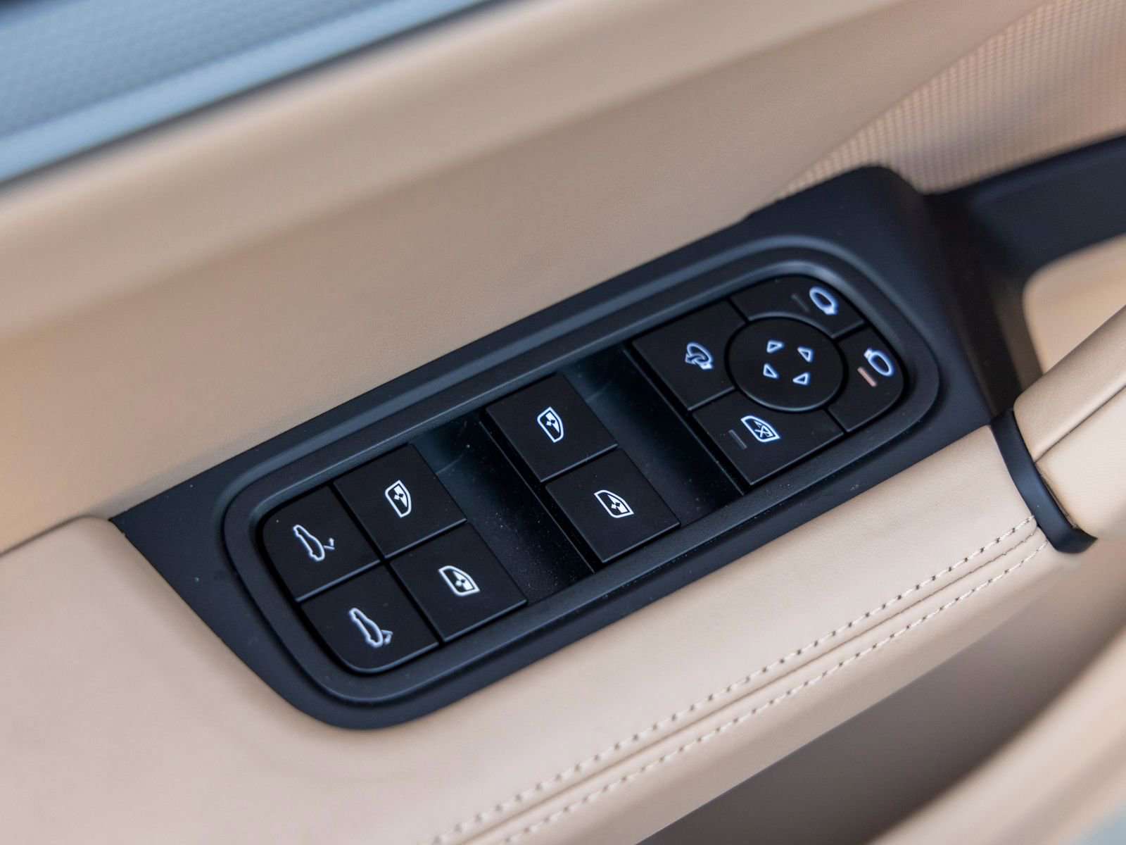 New 2025 Porsche Cayenne S AWD/4WD image 23