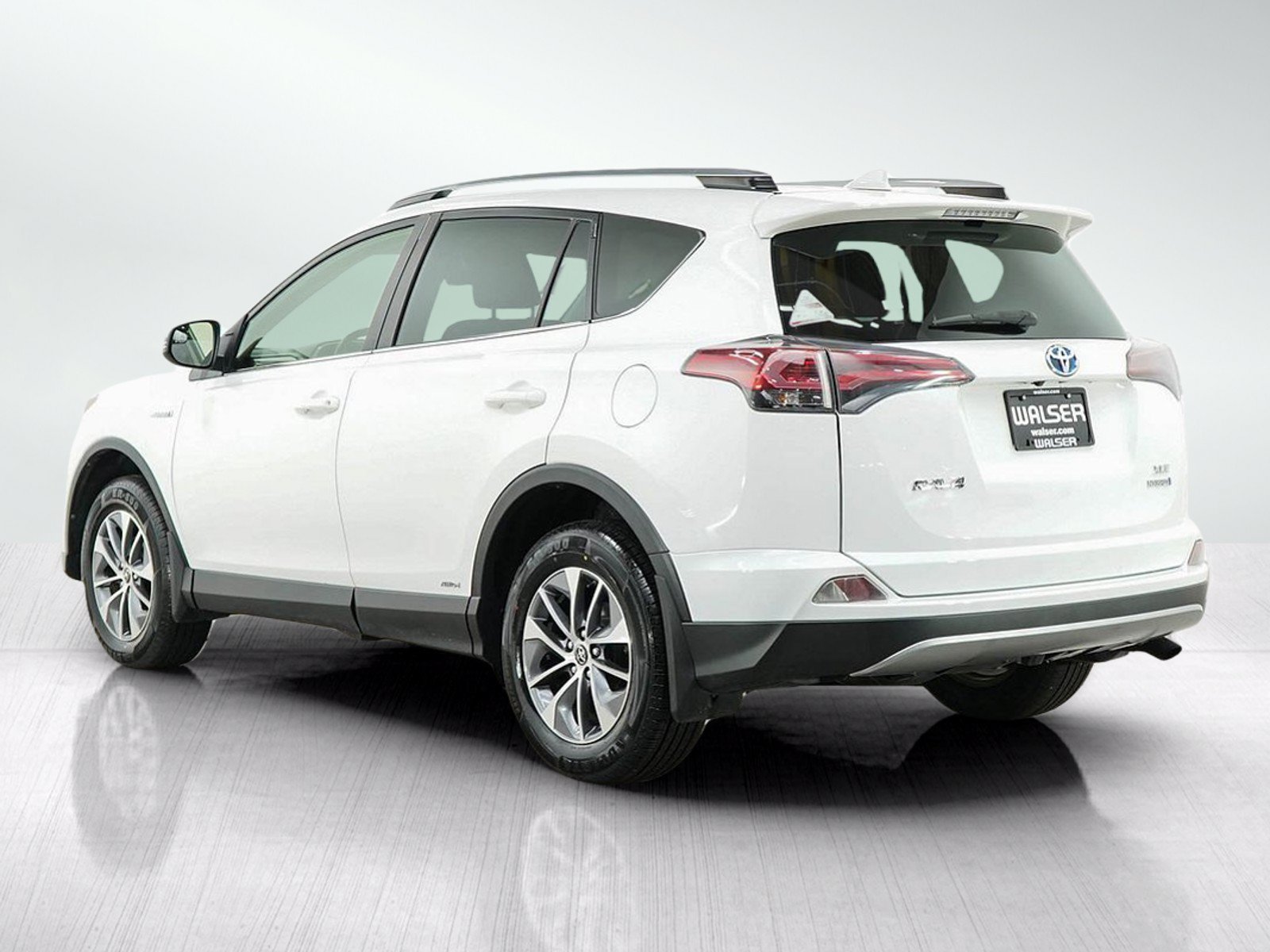 Used 2017 Toyota RAV4 XLE w/ Carpet Mat Package AWD/4WD image 3