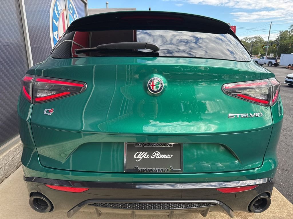 New 2025 Alfa Romeo Stelvio Sprint image 6