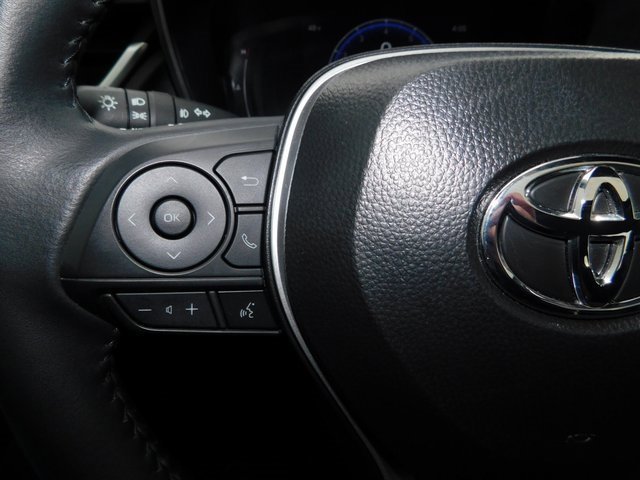 Used 2025 Toyota Corolla Cross XLE w/ Convenience Package image 27